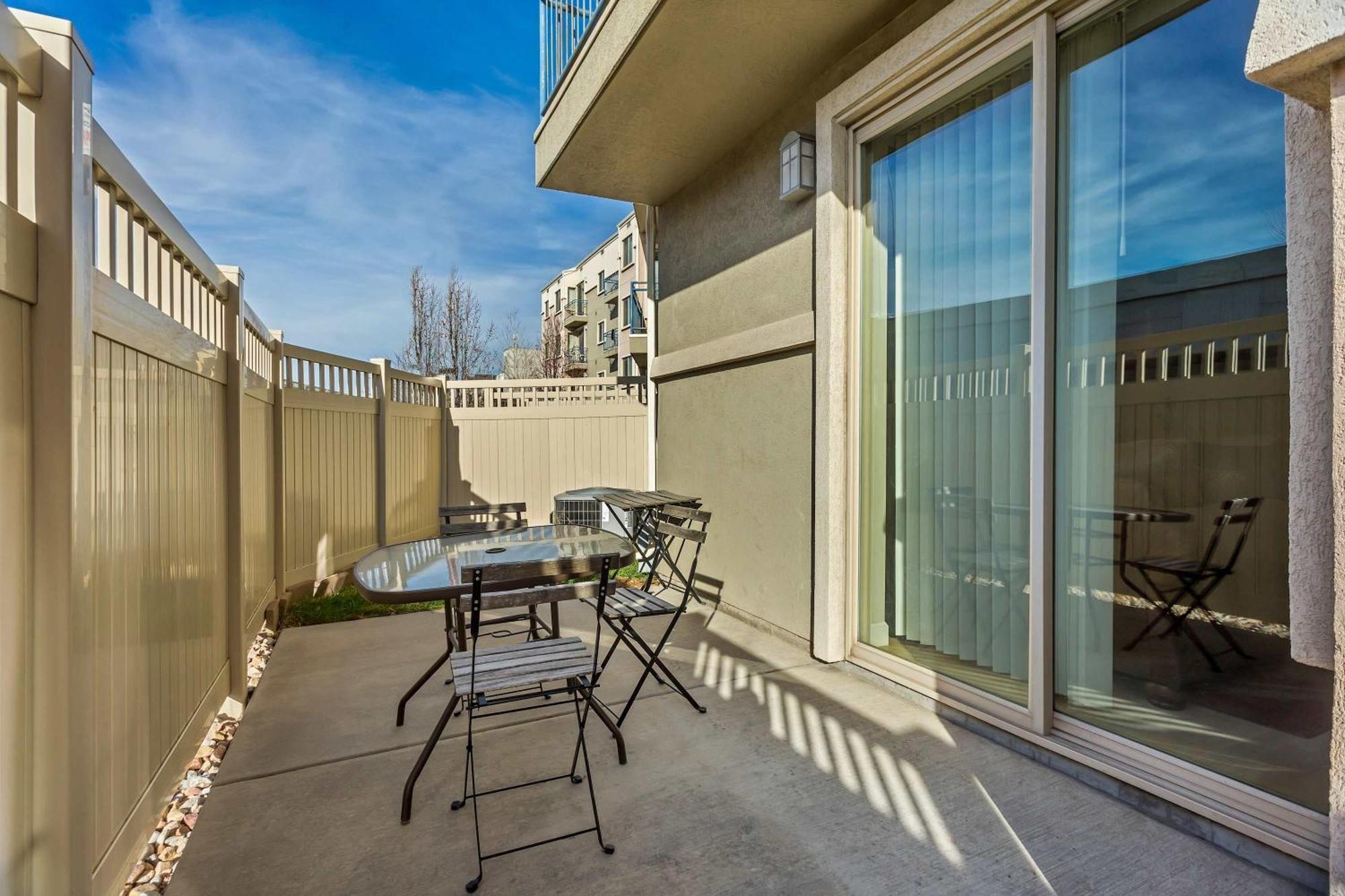 Downtown Condo Near Convention Center ソルトレイクシティ エクステリア 写真
